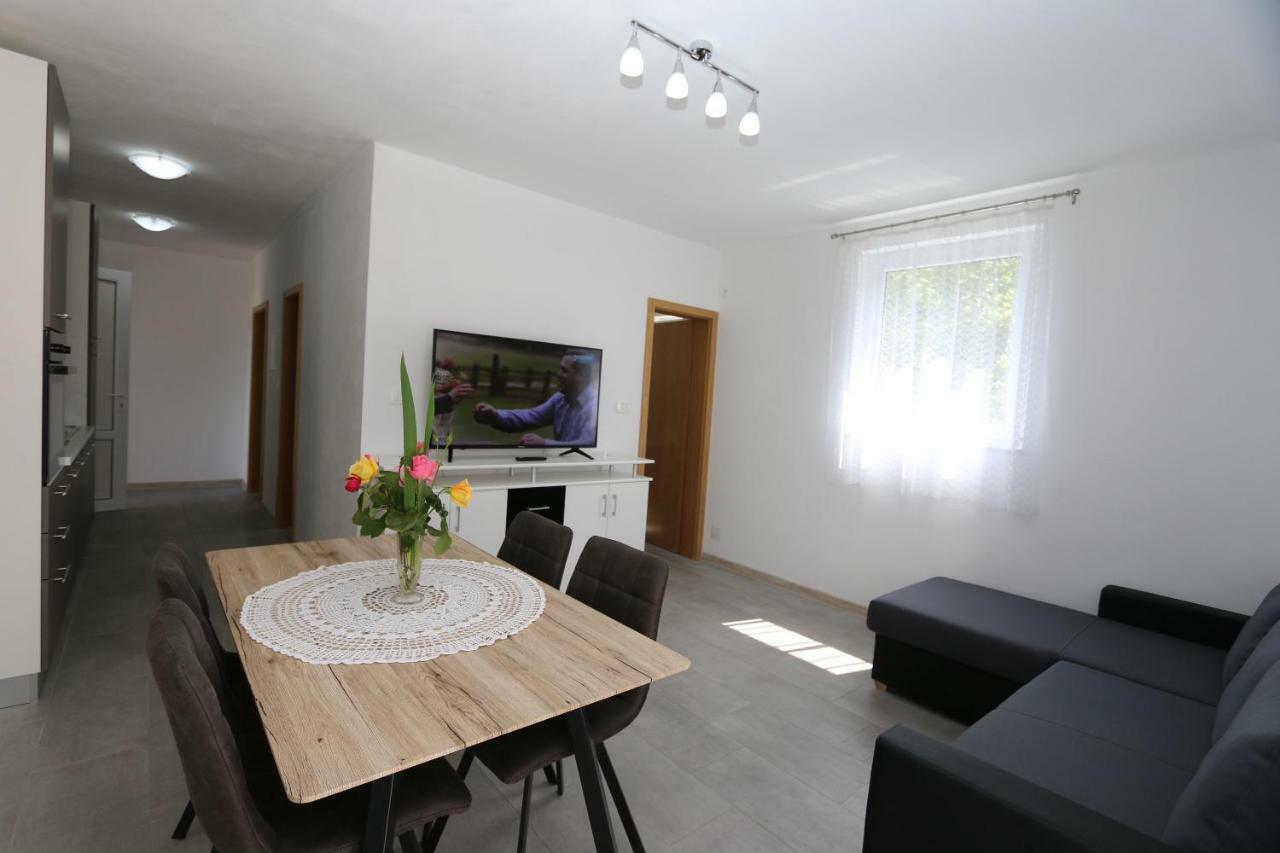 Apartments Mihalic Šilo Exterior foto